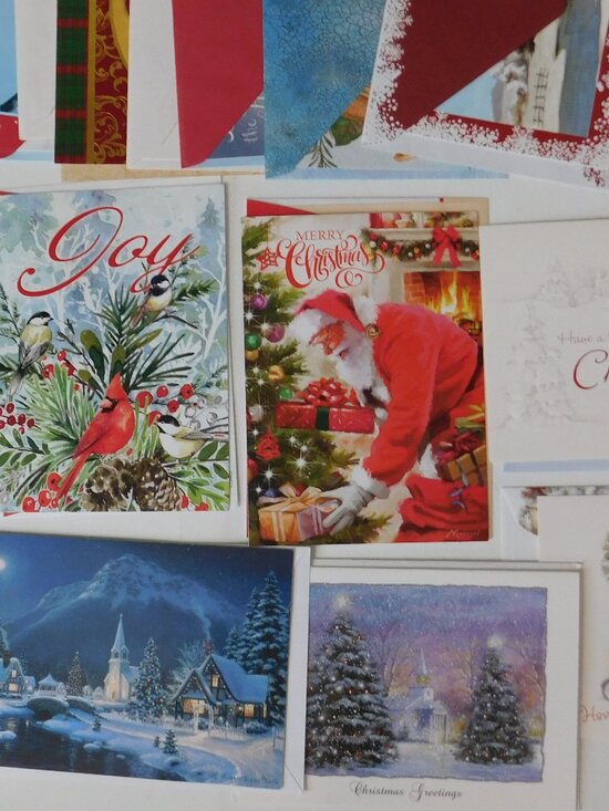 Mixed lot of 100 Christmas Cards with envelopes - Mixed styles Unbranded - Picture 5 of 6